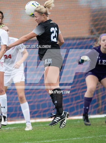 Thumbnail 3 in Lee [Robert E.] vs Alamo Heights (NEISD Soccer Showcase) photogallery.