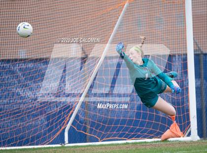 Thumbnail 1 in Lee [Robert E.] vs Alamo Heights (NEISD Soccer Showcase) photogallery.