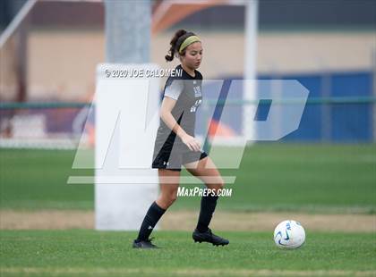 Thumbnail 2 in Lee [Robert E.] vs Alamo Heights (NEISD Soccer Showcase) photogallery.