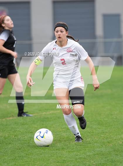 Thumbnail 3 in Lee [Robert E.] vs Alamo Heights (NEISD Soccer Showcase) photogallery.
