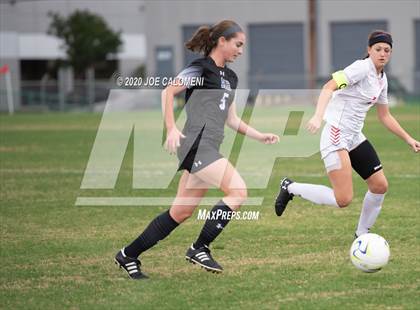 Thumbnail 2 in Lee [Robert E.] vs Alamo Heights (NEISD Soccer Showcase) photogallery.