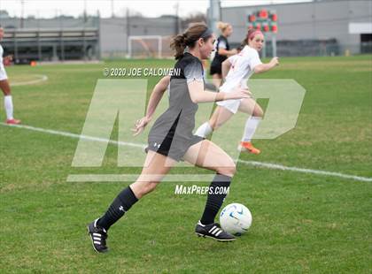 Thumbnail 2 in Lee [Robert E.] vs Alamo Heights (NEISD Soccer Showcase) photogallery.