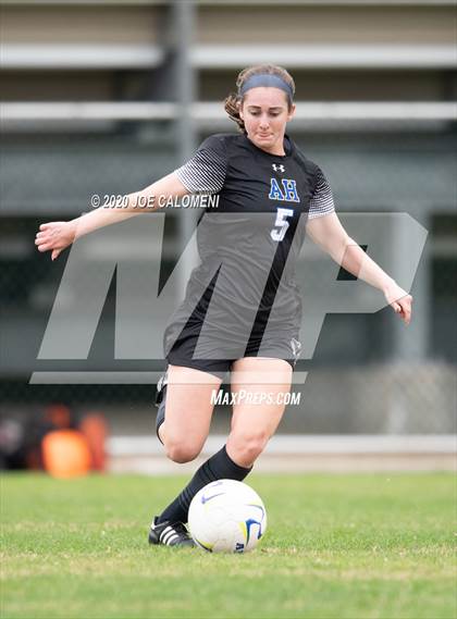 Thumbnail 3 in Lee [Robert E.] vs Alamo Heights (NEISD Soccer Showcase) photogallery.