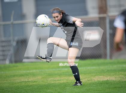 Thumbnail 1 in Lee [Robert E.] vs Alamo Heights (NEISD Soccer Showcase) photogallery.