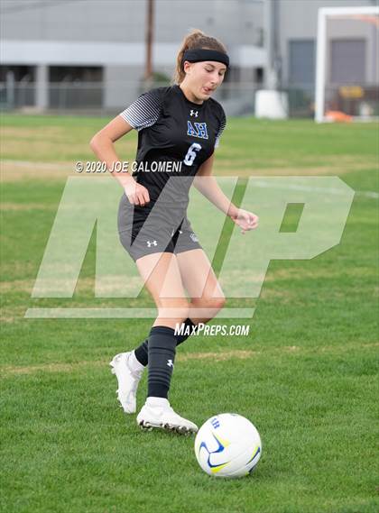 Thumbnail 3 in Lee [Robert E.] vs Alamo Heights (NEISD Soccer Showcase) photogallery.