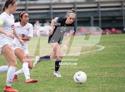 Thumbnail 2 in Lee [Robert E.] vs Alamo Heights (NEISD Soccer Showcase) photogallery.