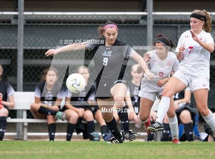 Thumbnail 3 in Lee [Robert E.] vs Alamo Heights (NEISD Soccer Showcase) photogallery.