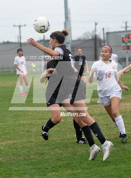 Thumbnail 1 in Lee [Robert E.] vs Alamo Heights (NEISD Soccer Showcase) photogallery.