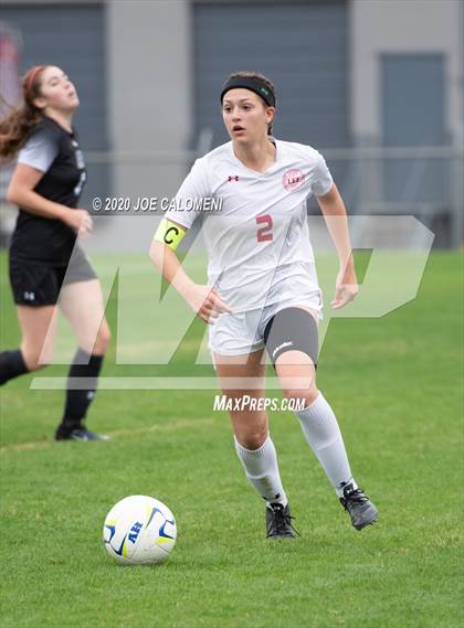 Thumbnail 1 in Lee [Robert E.] vs Alamo Heights (NEISD Soccer Showcase) photogallery.