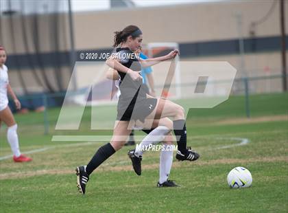 Thumbnail 2 in Lee [Robert E.] vs Alamo Heights (NEISD Soccer Showcase) photogallery.