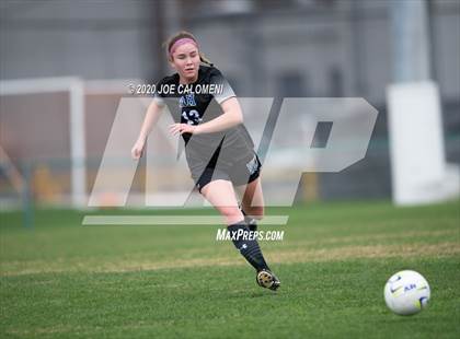 Thumbnail 3 in Lee [Robert E.] vs Alamo Heights (NEISD Soccer Showcase) photogallery.