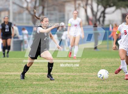 Thumbnail 2 in Lee [Robert E.] vs Alamo Heights (NEISD Soccer Showcase) photogallery.
