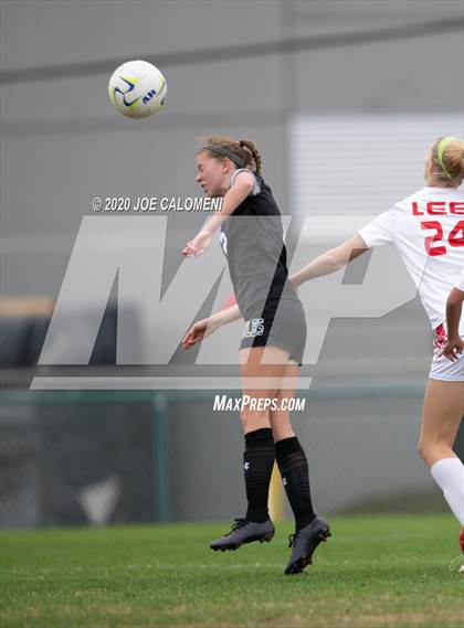Thumbnail 2 in Lee [Robert E.] vs Alamo Heights (NEISD Soccer Showcase) photogallery.