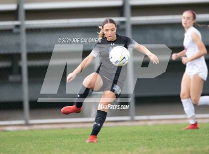 Thumbnail 1 in Lee [Robert E.] vs Alamo Heights (NEISD Soccer Showcase) photogallery.