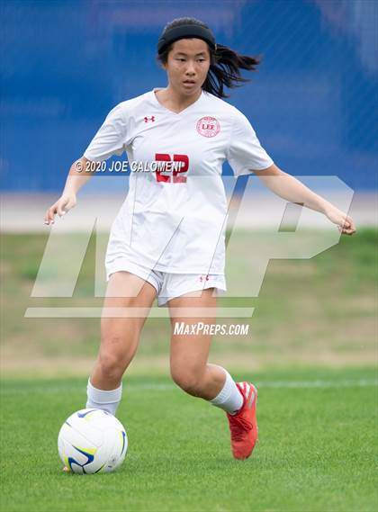 Thumbnail 3 in Lee [Robert E.] vs Alamo Heights (NEISD Soccer Showcase) photogallery.
