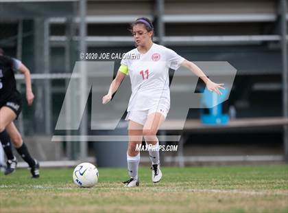 Thumbnail 2 in Lee [Robert E.] vs Alamo Heights (NEISD Soccer Showcase) photogallery.