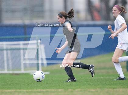 Thumbnail 3 in Lee [Robert E.] vs Alamo Heights (NEISD Soccer Showcase) photogallery.