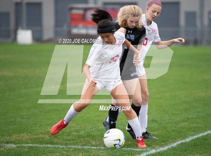 Thumbnail 2 in Lee [Robert E.] vs Alamo Heights (NEISD Soccer Showcase) photogallery.