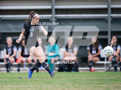 Thumbnail 1 in Lee [Robert E.] vs Alamo Heights (NEISD Soccer Showcase) photogallery.