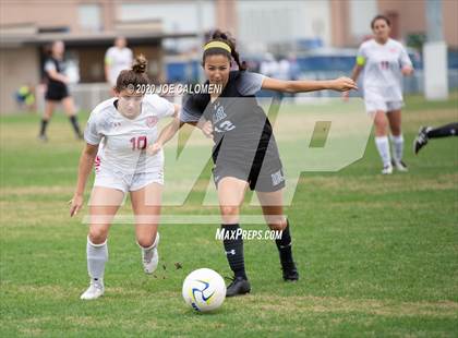 Thumbnail 3 in Lee [Robert E.] vs Alamo Heights (NEISD Soccer Showcase) photogallery.