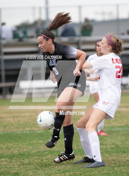 Thumbnail 2 in Lee [Robert E.] vs Alamo Heights (NEISD Soccer Showcase) photogallery.