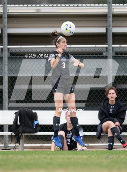 Thumbnail 2 in Lee [Robert E.] vs Alamo Heights (NEISD Soccer Showcase) photogallery.