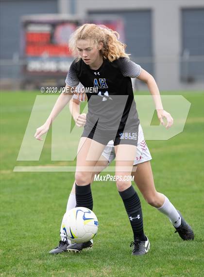 Thumbnail 1 in Lee [Robert E.] vs Alamo Heights (NEISD Soccer Showcase) photogallery.