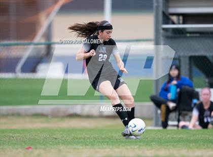 Thumbnail 3 in Lee [Robert E.] vs Alamo Heights (NEISD Soccer Showcase) photogallery.