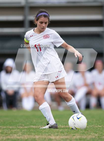 Thumbnail 1 in Lee [Robert E.] vs Alamo Heights (NEISD Soccer Showcase) photogallery.