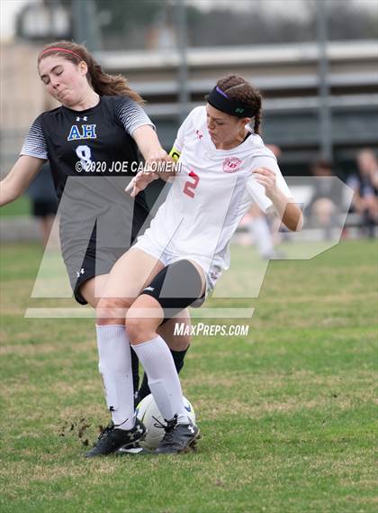Thumbnail 1 in Lee [Robert E.] vs Alamo Heights (NEISD Soccer Showcase) photogallery.