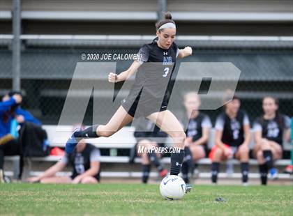 Thumbnail 1 in Lee [Robert E.] vs Alamo Heights (NEISD Soccer Showcase) photogallery.