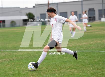 Thumbnail 2 in Lee [Robert E.] vs Alamo Heights (NEISD Soccer Showcase) photogallery.