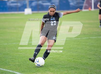 Thumbnail 3 in Lee [Robert E.] vs Alamo Heights (NEISD Soccer Showcase) photogallery.