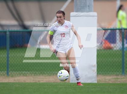 Thumbnail 1 in Lee [Robert E.] vs Alamo Heights (NEISD Soccer Showcase) photogallery.