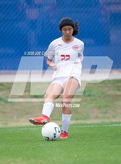 Thumbnail 2 in Lee [Robert E.] vs Alamo Heights (NEISD Soccer Showcase) photogallery.
