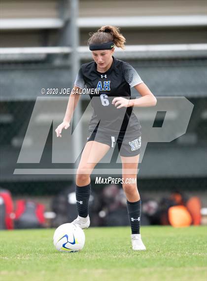 Thumbnail 1 in Lee [Robert E.] vs Alamo Heights (NEISD Soccer Showcase) photogallery.