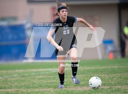 Thumbnail 2 in Lee [Robert E.] vs Alamo Heights (NEISD Soccer Showcase) photogallery.