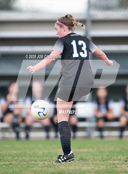 Thumbnail 2 in Lee [Robert E.] vs Alamo Heights (NEISD Soccer Showcase) photogallery.