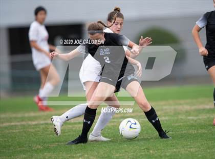 Thumbnail 2 in Lee [Robert E.] vs Alamo Heights (NEISD Soccer Showcase) photogallery.