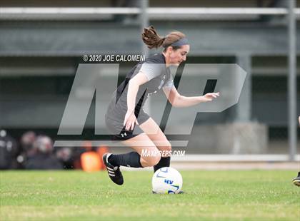 Thumbnail 2 in Lee [Robert E.] vs Alamo Heights (NEISD Soccer Showcase) photogallery.