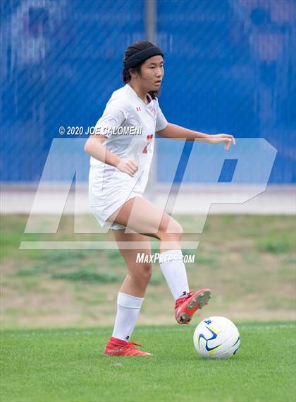 Thumbnail 3 in Lee [Robert E.] vs Alamo Heights (NEISD Soccer Showcase) photogallery.