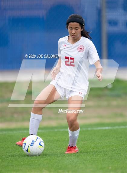 Thumbnail 1 in Lee [Robert E.] vs Alamo Heights (NEISD Soccer Showcase) photogallery.