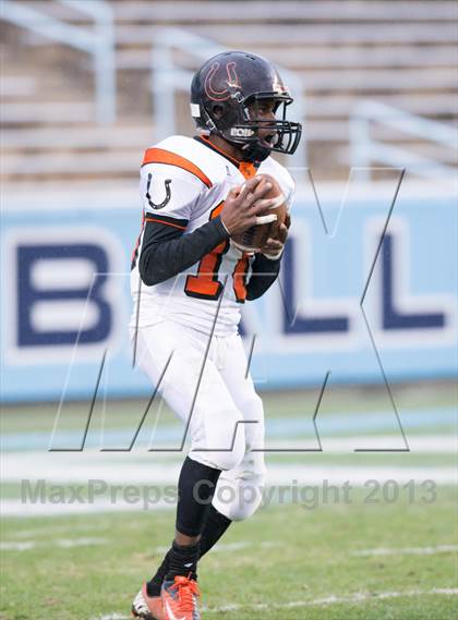 Thumbnail 2 in Shelby vs. Southwest Onslow (NCHSAA 2A Final) photogallery.
