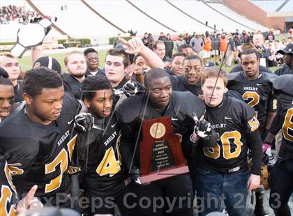 Thumbnail 2 in Shelby vs. Southwest Onslow (NCHSAA 2A Final) photogallery.