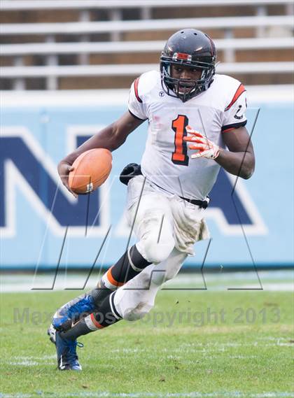 Thumbnail 3 in Shelby vs. Southwest Onslow (NCHSAA 2A Final) photogallery.