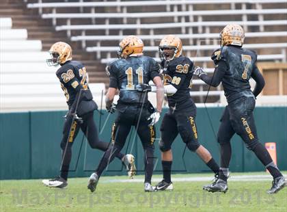 Thumbnail 2 in Shelby vs. Southwest Onslow (NCHSAA 2A Final) photogallery.