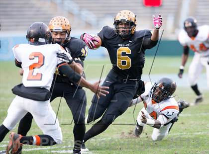 Thumbnail 3 in Shelby vs. Southwest Onslow (NCHSAA 2A Final) photogallery.