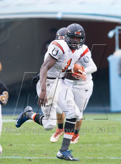 Thumbnail 1 in Shelby vs. Southwest Onslow (NCHSAA 2A Final) photogallery.
