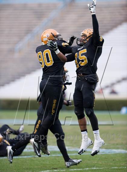 Thumbnail 2 in Shelby vs. Southwest Onslow (NCHSAA 2A Final) photogallery.