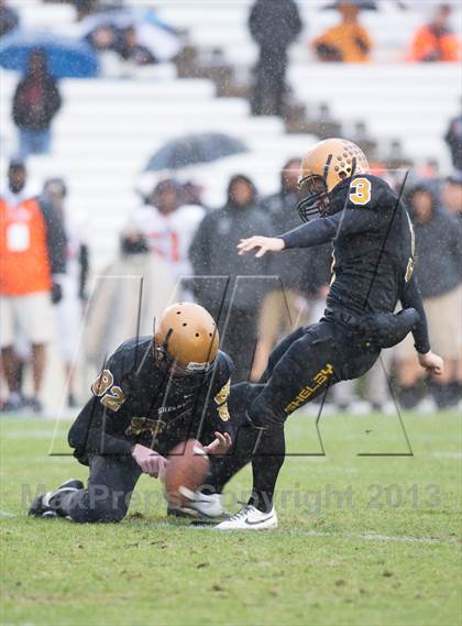 Thumbnail 2 in Shelby vs. Southwest Onslow (NCHSAA 2A Final) photogallery.